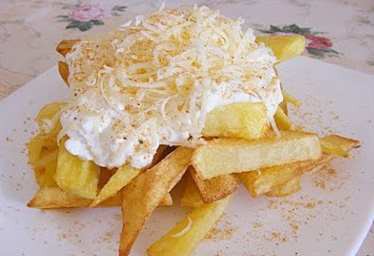 Tejfölös-sajtos sült krumpli